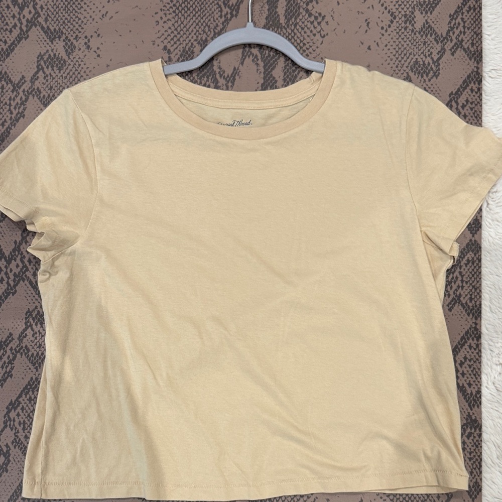 Universal Thread Women's Beige Short Sleeve Tee